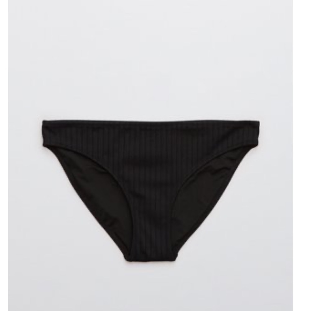 Aerie black bikini bottoms. Size L. NWT